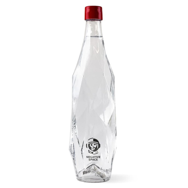Bouteille d'eau pétillante en verre transparent |850 ml | Étiquette  adhésive quadri | Bouchon rouge